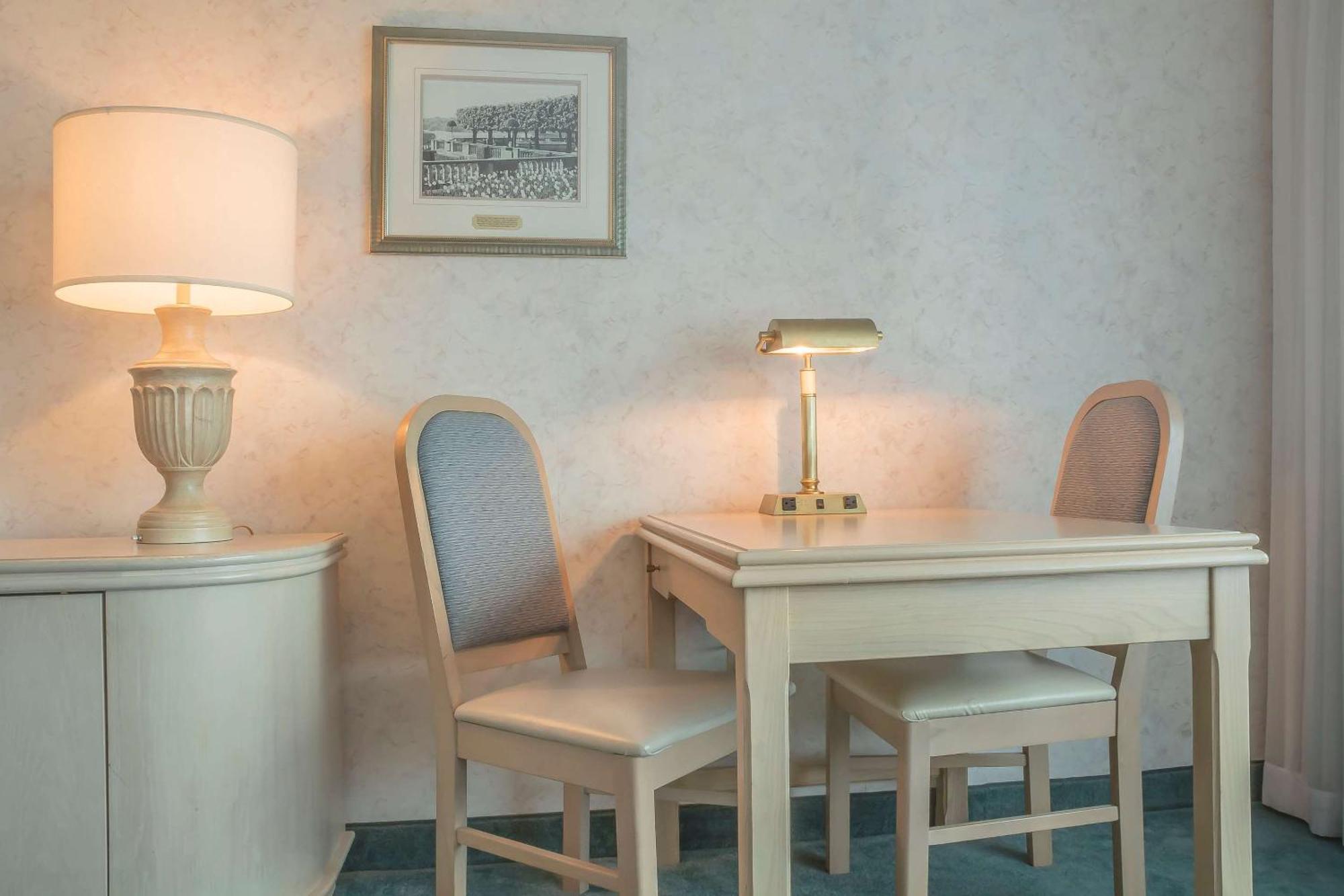Rodeway Inn Fallsview Niagara Falls Eksteriør bilde